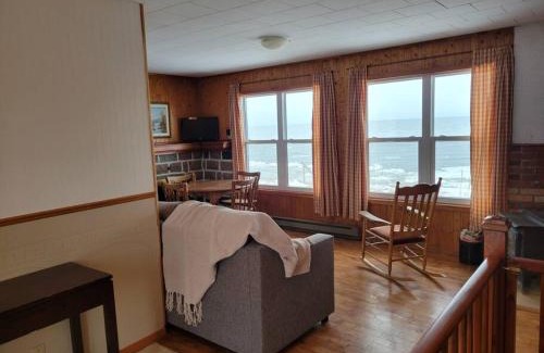 La Mitis Ski Chalet | Le petit chalet de pierres