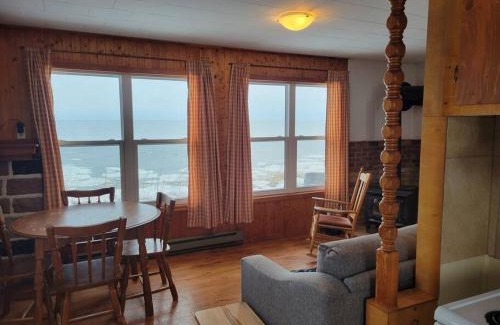 La Mitis Ski Chalet | Le petit chalet de pierres