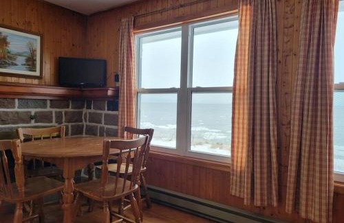 La Mitis Ski Chalet | Le petit chalet de pierres