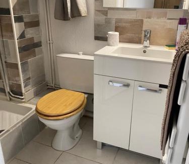 Lamalou-les-Bains Apartment | Le petit chalet