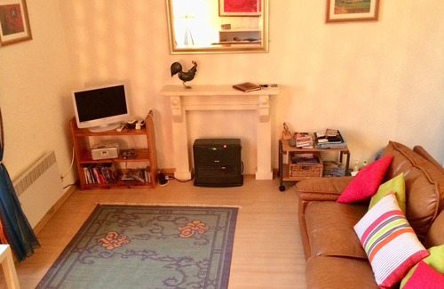 Cuxac-Cabardes Apartment | Le Petit Chateau with communal swimming pool