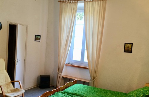 Cuxac-Cabardes Apartment | Le Petit Chateau with communal swimming pool