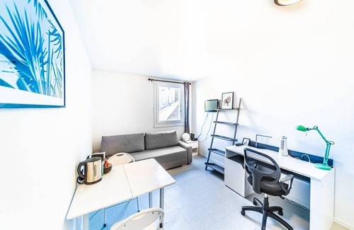 9th Arrondissement Apartment | Le petit Chinard- studio cosy-Vaise