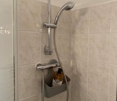 Centre Ville Apartment | Le Petit Cosy Centre ville - WIFI - Parking (idéal couple, voyages d'affaire étudiant)