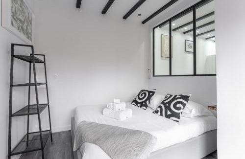 Decines-Charpieu Apartment | Le Petit Enclos - Appt climatisé parking privé