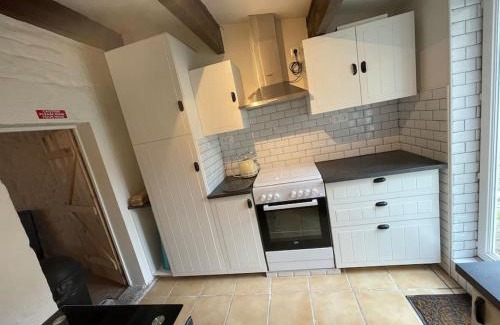 Saint-Michel-de-Montjoie House | Le Petit Fleur - the little flower, cosy cottage