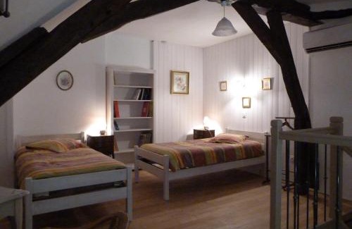 Fontaine-les-Coteaux House | Le Petit Gite De La Promenade
