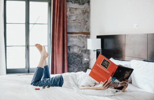 Old Montreal Hotel | Le Petit Hotel Notre Dame