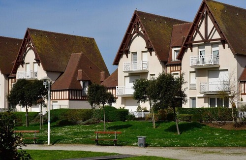 Courseulles-sur-Mer Apartment | Le Petit Matelot Studio Fonctionnel Avec Loggia