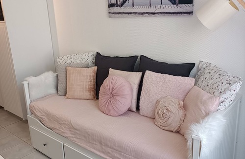 Bernieres-sur-Mer Apartment | Le Petit nid de Katia