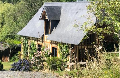 Bonneville-la-Louvet House | Le petit Orchard