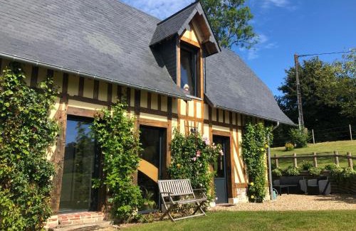 Bonneville-la-Louvet House | Le petit Orchard