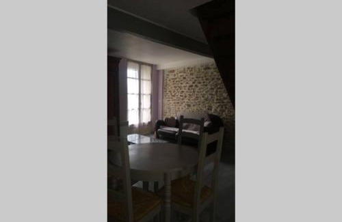 Laure-Minervois Apartment | Le Petit Ormeau attenant à la Tour du Portail Neuf
