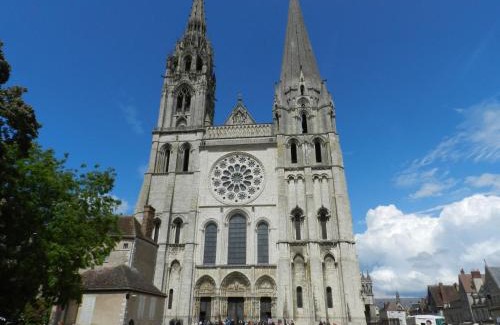 Chartres Apartment | Le petit paradis