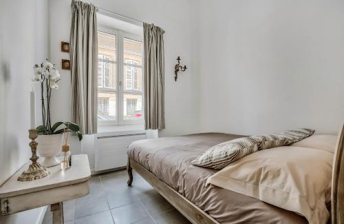 Notre-Dame Apartment | Le Petit Pavillon de Versailles