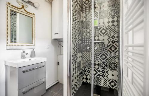 Notre-Dame Apartment | Le Petit Pavillon de Versailles