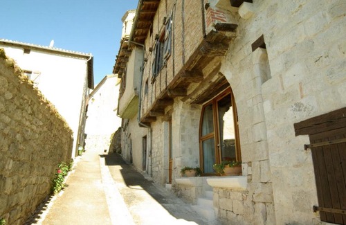Montcuq Apartment | Le Petit Rapaillou
