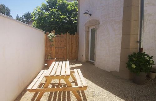 Colombier-Saugnieu House | Le Petit Saugnieu