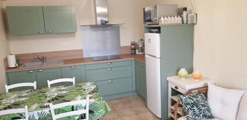 Centres House | Le Petit Suc