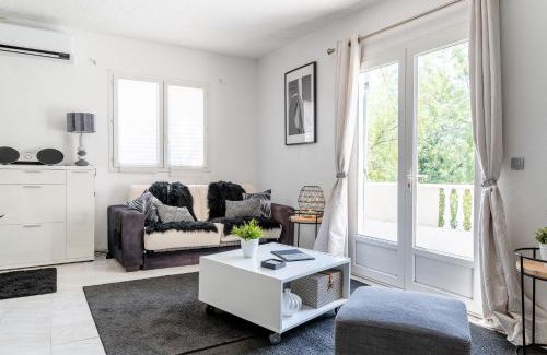 Saint-Raphael Apartment | Le Petit Thao
