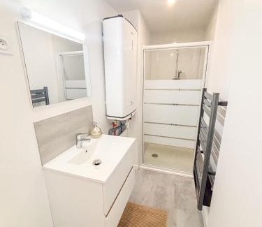 Bouzigues Apartment | Le Petit Thau - Studio - Wifi