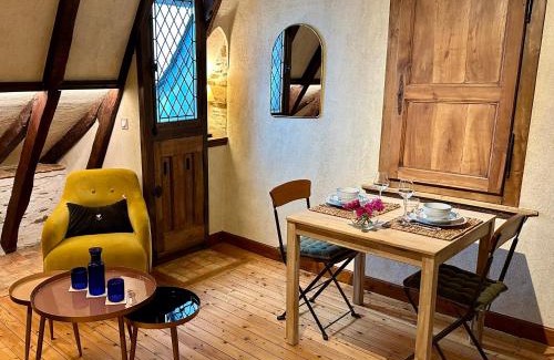 Downtown Angers Apartment | Le Petit Tinténiac - T2 cosy au cœur de la Doutre