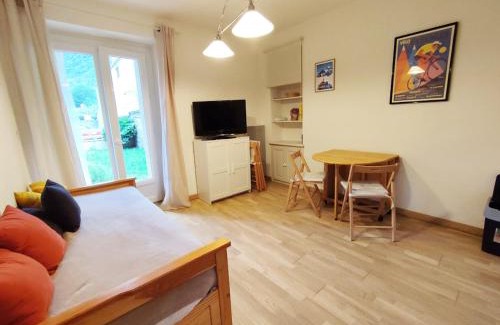 Saint-Mamet Apartment | Le petit Vénasque, T2, jardin, parking, 4 personnes