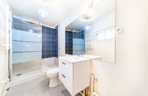 Leon Blum - Bon Coin Apartment | Le petit Venise cosy 2 pers patio et place de parking Villeurbanne