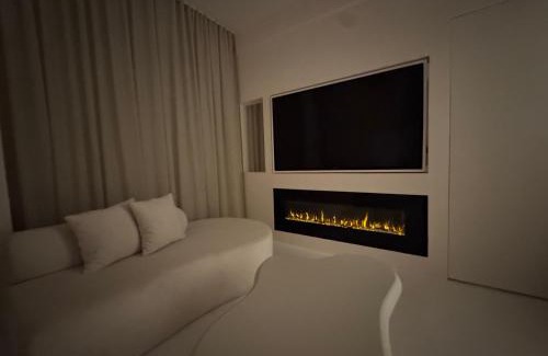 South of Fifth Apartment | le Petite Miami Beach