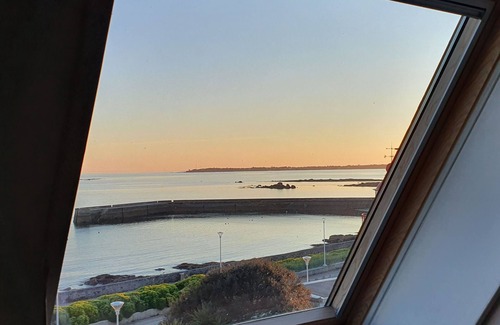 Concarneau Apartment | LE PHARE DE LA CROIX full sea view, town center and beaches on foot