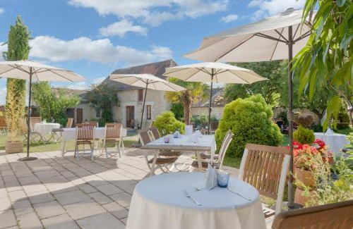 Availles-en-Chatellerault Hotel | Le Pigeonnier du Perron Hôtel