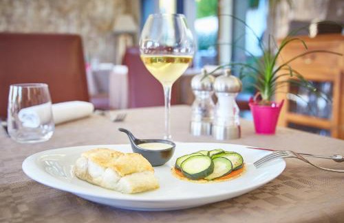 Brullioles Hotel | Le Place Neuve