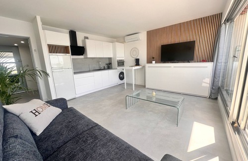 Le Grau-Du-Roi Apartment | Le Plaisancier - Appartement Terrasse Vue sur le Port de Plaisance parking