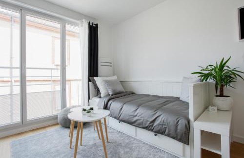 Saint-Cyprien Apartment | Le Platine
