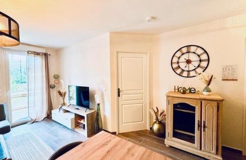 Le Plessis-Robinson Apartment | Le Plessis Capitale - Appartement entier avec jardin