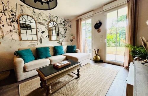 Le Plessis-Robinson Apartment | Le Plessis Capitale - Appartement entier avec jardin