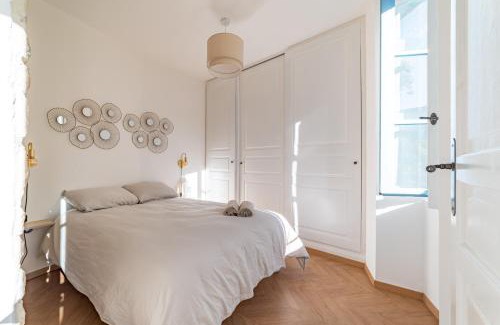 Nimes City Centre Apartment | Le plus beau balcon des Arènes