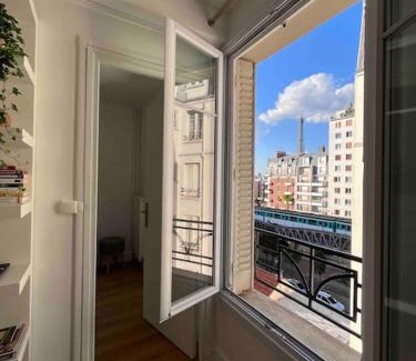 Grenelle Apartment | Le Point d'Eiffel - Au Cœur de Grenelle