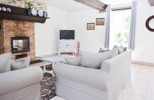 Madre Cottage | Le Pommier 3 bedroom gite (1 of 3) with pool near Bagnoles de l'Orne
