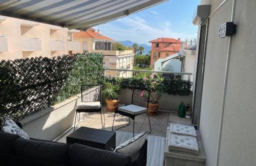 Cap-d'Antibes Apartment | Le Ponteil plage