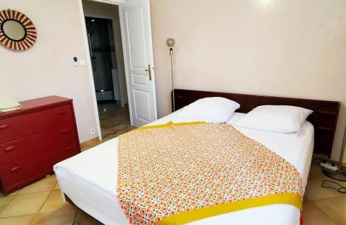 Le Pradet Apartment | LE PRADET 50m de la plage T2 tout confort LESCLESDENICOLE