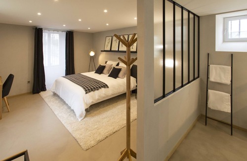 Thiveral-Grignon House | Le Presbytère de Thiverval