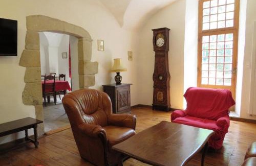Gissac House | le presbytère de Montaigut