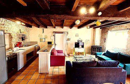 Saint-Just-Luzac House | Le Pressoir 3 bedroom house