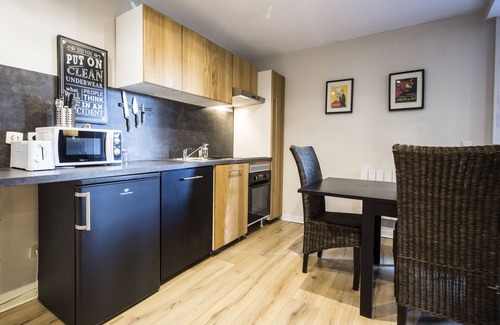 Bergbieten Apartment | Le Pressoir, romantic studio Griotte et Cannelle