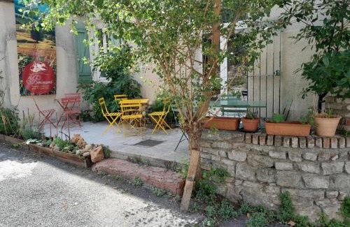 Saint-Florent-sur-Auzonnet Bed & Breakfast | LE PRIEURE