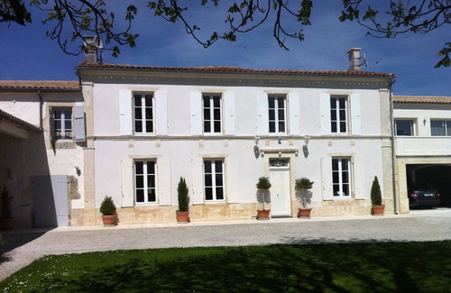 Chervettes Cottage | Le Prieure. Superior Charantaise Cottage Rosina