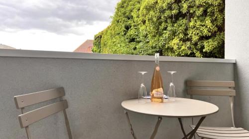 Le Creusot Apartment | Le Privilège Cosy Central Chic