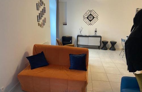 Lussac-Les-Eglises House | Le pty clo de Mag