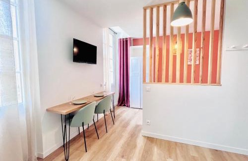 Agen Apartment | LE QUAI 3 - Studio neuf LUMINEUX CALME - CLIM - WiFi - Gare à 200m